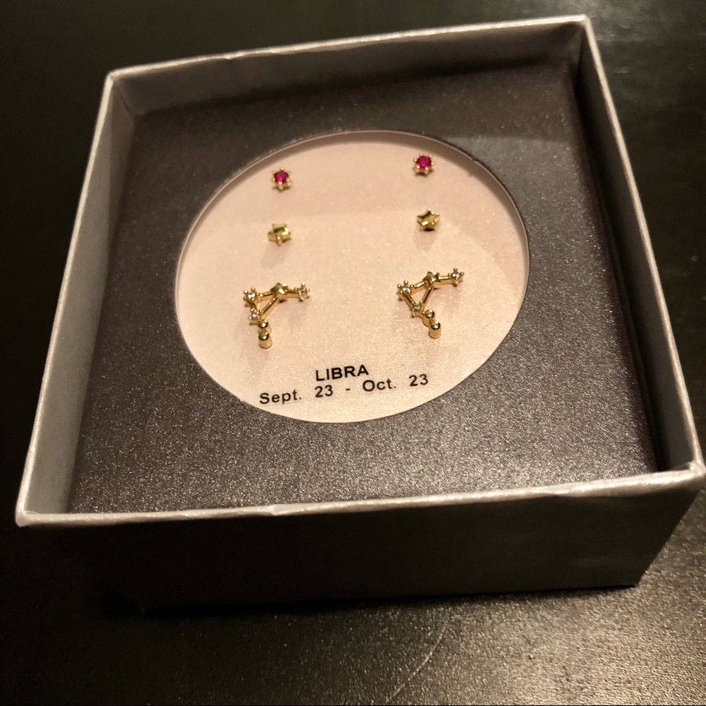 SALE!!! ♎️Libra: Sept 23 - Oct 23, women’s earring set